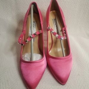 Elegant park hot pink pumps with rivets size 6Heel height 4 "